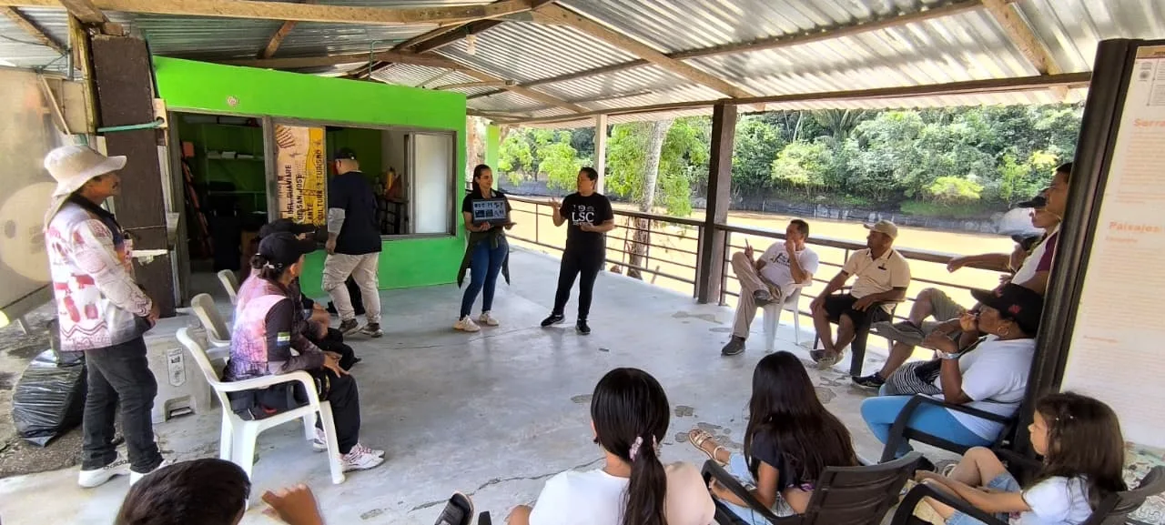 Jornada de formación en la maloca de Cerro Azul